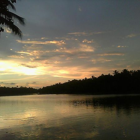 Karma Homestay Mundrothuruth Rom bilde